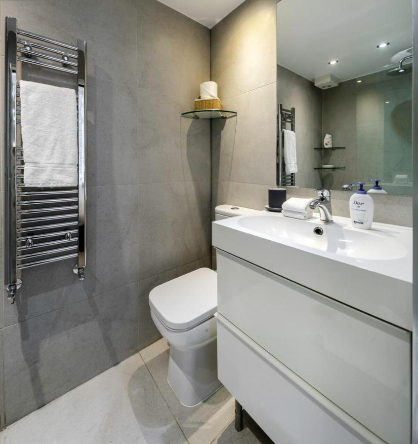 Elegant Earl'S Court 2 Bedroom Flat Just 4 Minutes From Tube London Luaran gambar